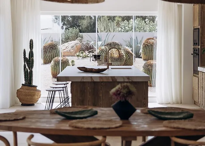 Willa La Linda Tías