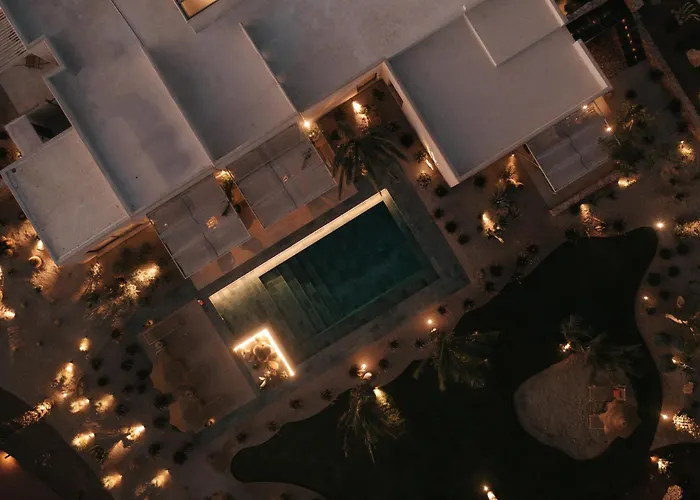 La Linda Willa Tías